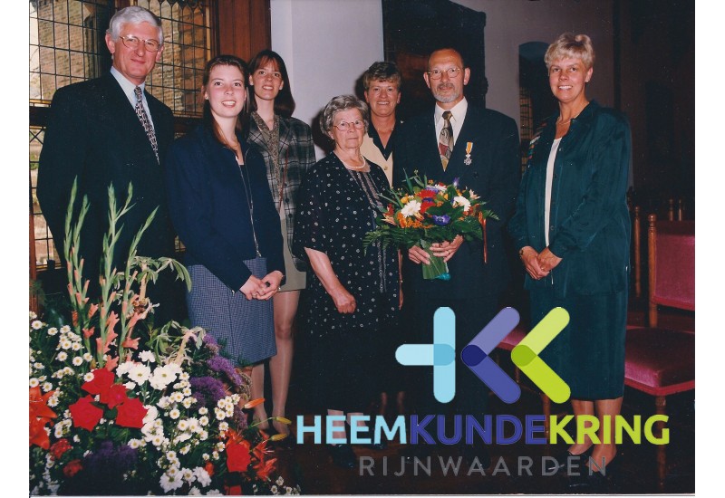 Den Haag de Rolzaal 26-04-1996 gedecoreerde Nol Claassen - Jose Claassen-Huugen -Moeder Claassen kinderen en burg, Burgering